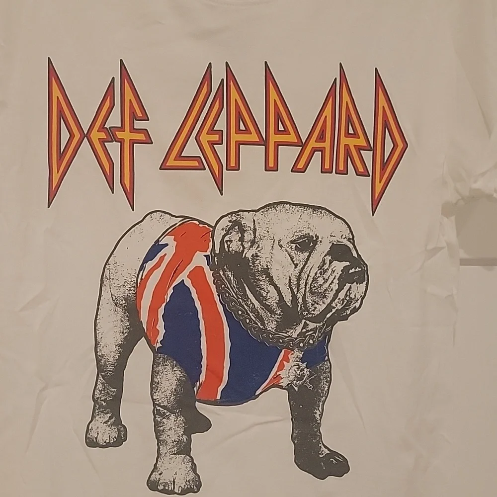 Def Leopard Rocker Tee - Picture 3 of 7